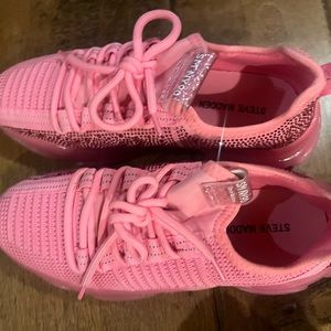 Steve Madden pink tennis shoes